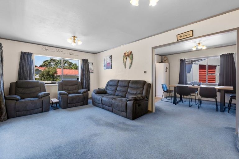 Photo of property in 15 Virginia Place, Whalers Gate, New Plymouth, 4310