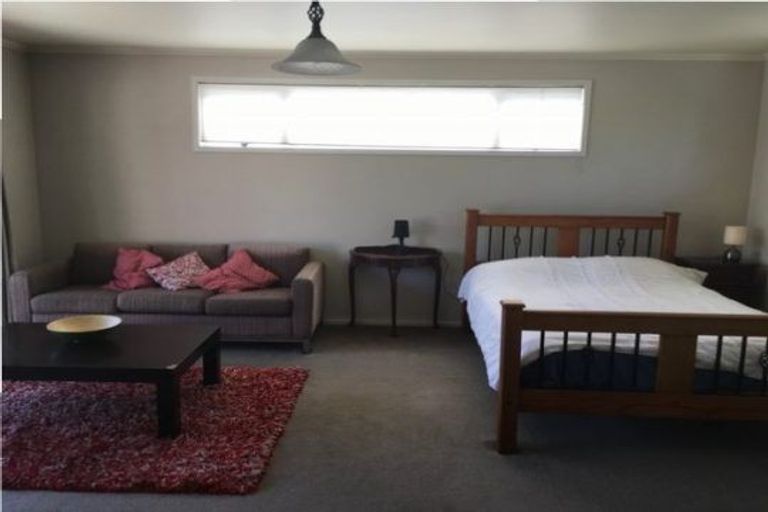 Photo of property in 14 Frye Crescent, Albert Town, Wanaka, 9305