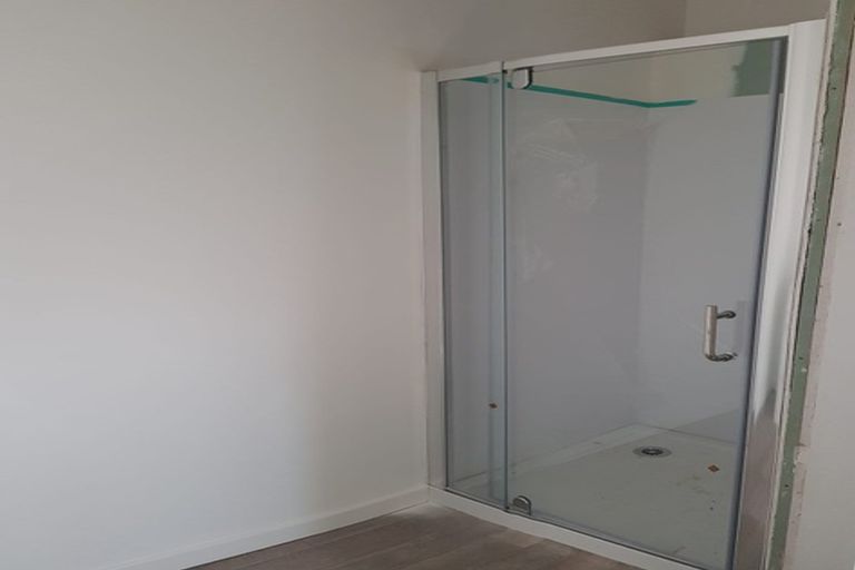 Photo of property in 1/46 View Road, Henderson, Auckland, 0612