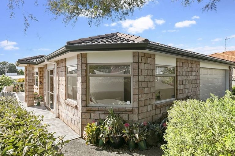 Photo of property in 35 Elan Place, Stanmore Bay, Whangaparaoa, 0932