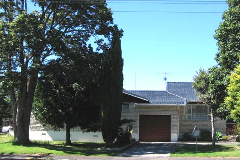 Photo of property in 97 Te Atatu Road, Te Atatu South, Auckland, 0610