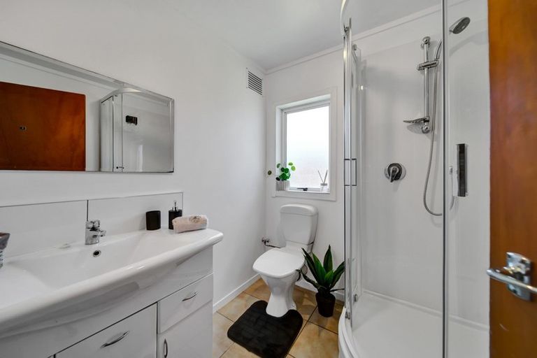 Photo of property in 75 Belt Road, New Plymouth, 4310