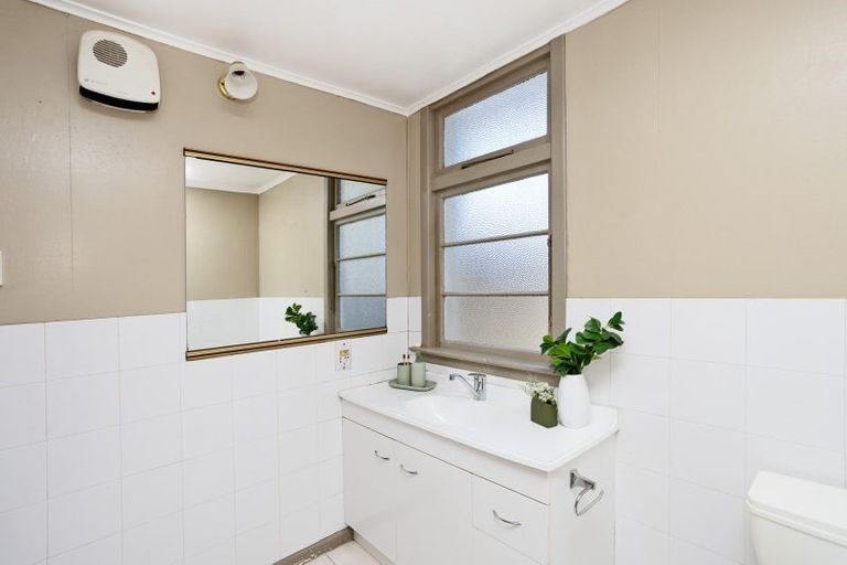 Photo of property in 27 Bullar Street, Grasmere, Invercargill, 9810