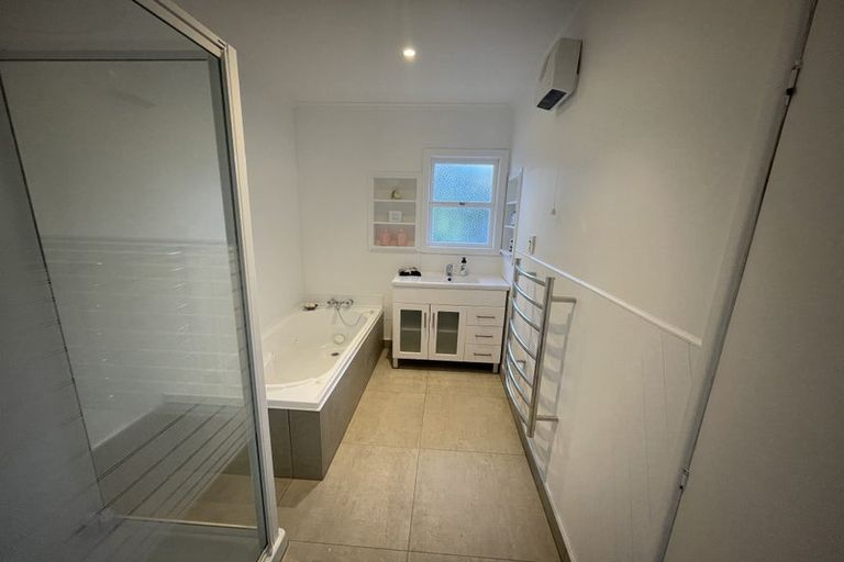 Photo of property in 1/23 Salem Place, Torbay, Auckland, 0630
