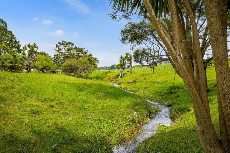 Photo of property in 6 Dysart Lane, Kumeu, 0891