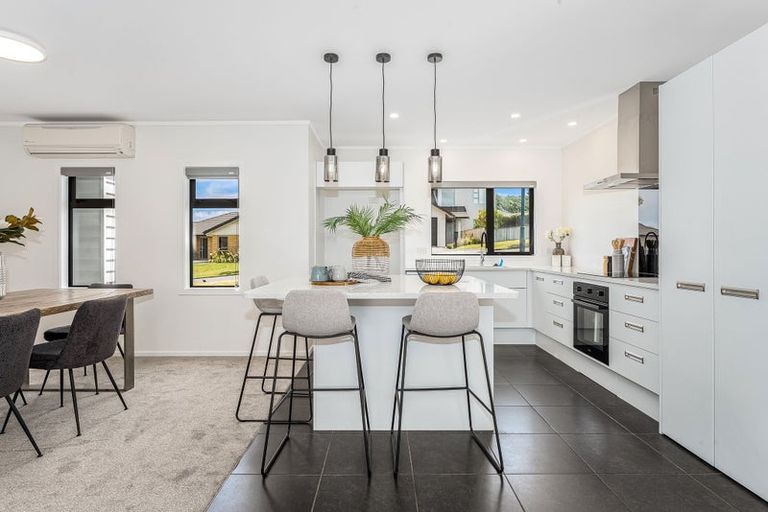 Photo of property in 9 Paparoa Crescent, Aotea, Porirua, 5024