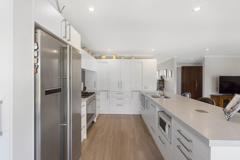 Photo of property in 58 Parnell Heights Drive, Kelvin Grove, Palmerston North, 4414