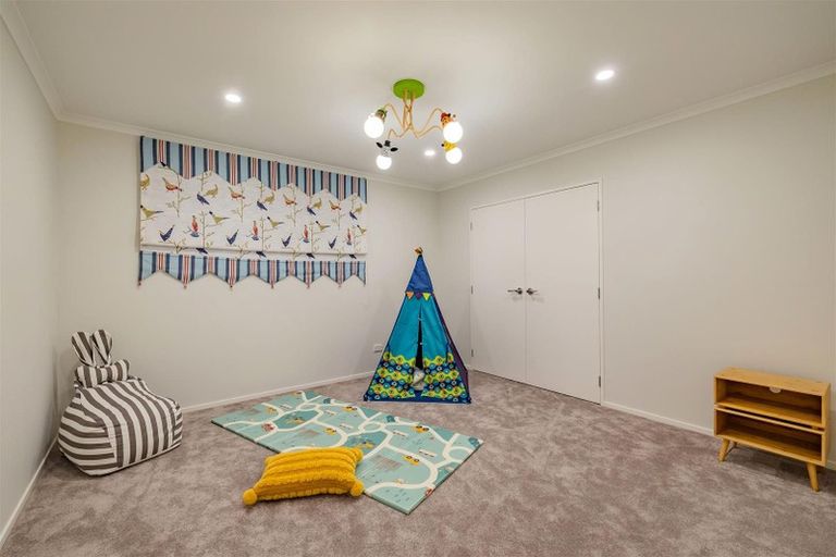 Photo of property in 4 Resolution Drive, Gulf Harbour, Whangaparaoa, 0930