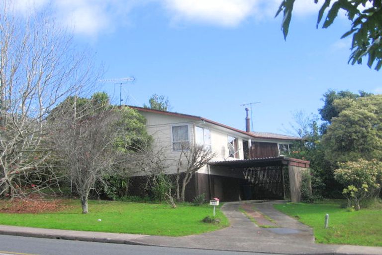 Photo of property in 31 Waimumu Road, Massey, Auckland, 0614