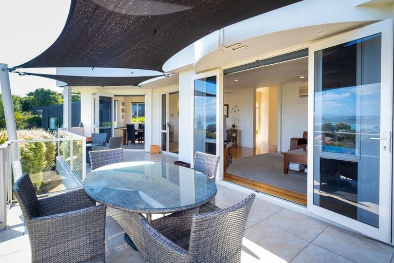Photo of property in 6 Roslyn Road, Bluff Hill, Napier, 4110