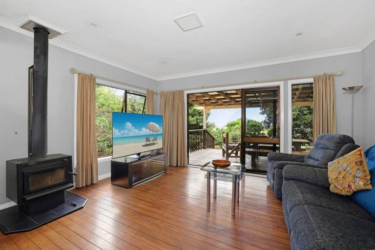 Photo of property in 303 Pollok Wharf Road, Pollok, Waiuku, 2684