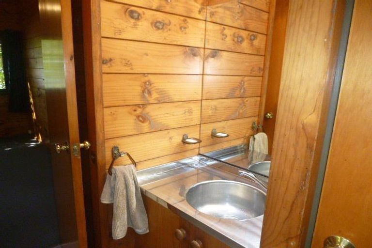 Photo of property in 6 Jacaranda Grove, Maungaraki, Lower Hutt, 5010