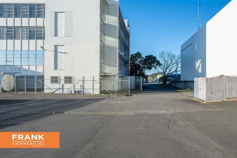 Photo of property in 138 Great South Road, Takanini, 2112