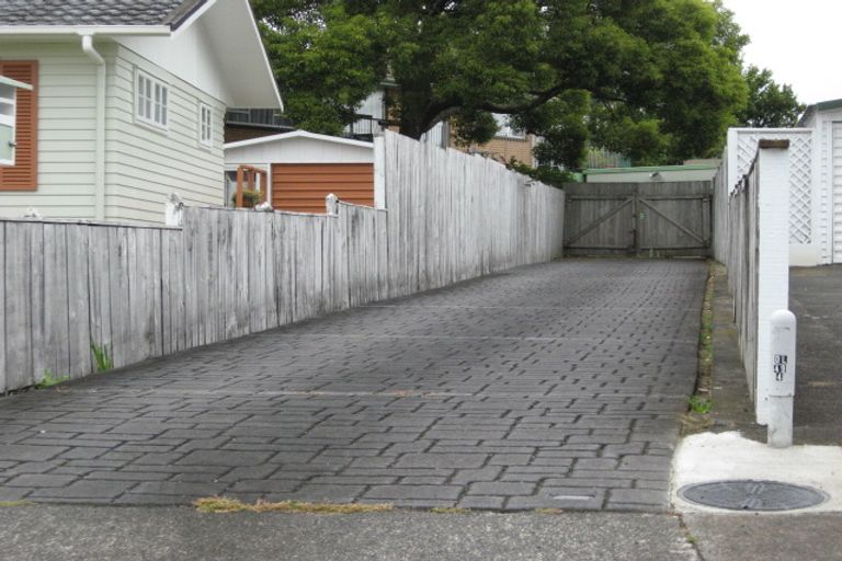 Photo of property in 26 Andes Avenue, Mangere Bridge, Auckland, 2022