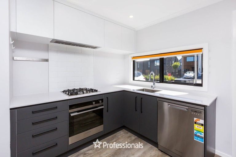 Photo of property in 18 Betty Boyes Street, Wallaceville, Upper Hutt, 5018