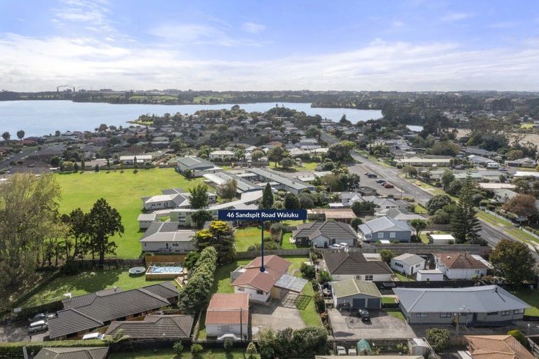 Photo of property in 46 Sandspit Road, Waiuku, 2123