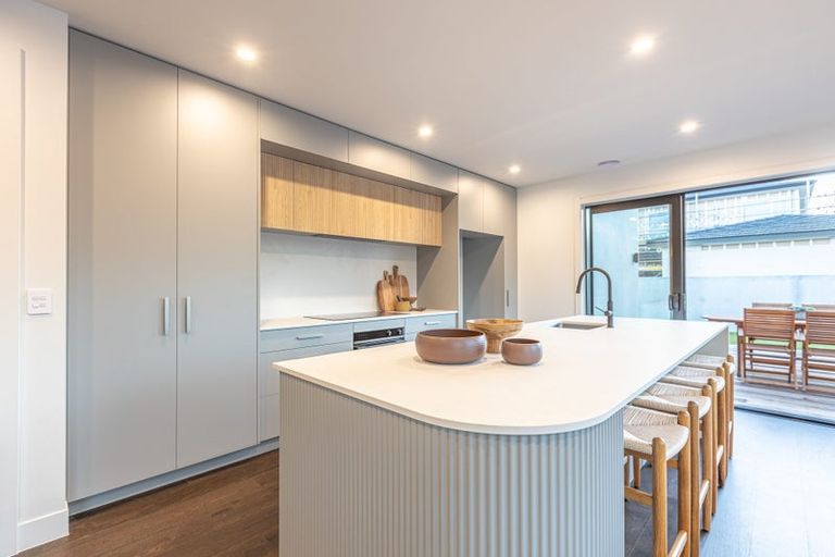 Photo of property in 32 Memorial Drive, Hokowhitu, Palmerston North, 4410