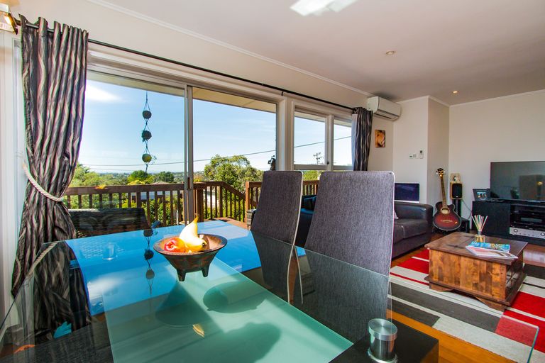 Photo of property in 39 Shetland Street, Glen Eden, Auckland, 0602