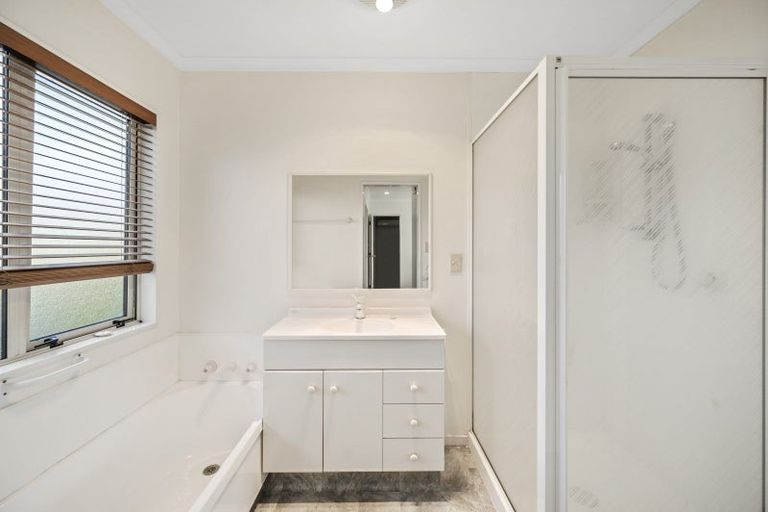 Photo of property in 2 Pipi Street, Two Mile Bay, Taupo, 3330