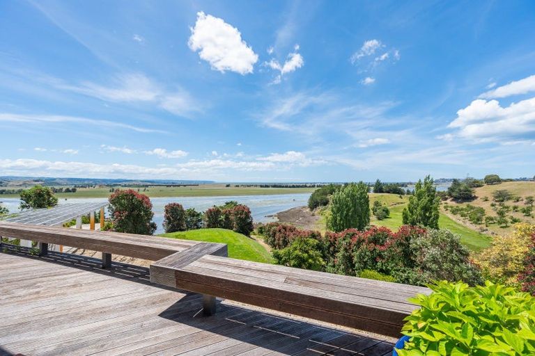 Photo of property in 290 Poraiti Road, Poraiti, Napier, 4182