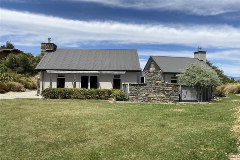 Photo of property in 7 Drake Place, Lake Hawea, Wanaka, 9382