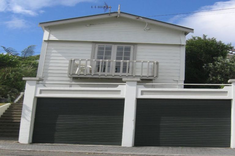 Photo of property in 75 Karepa Street, Brooklyn, Wellington, 6021