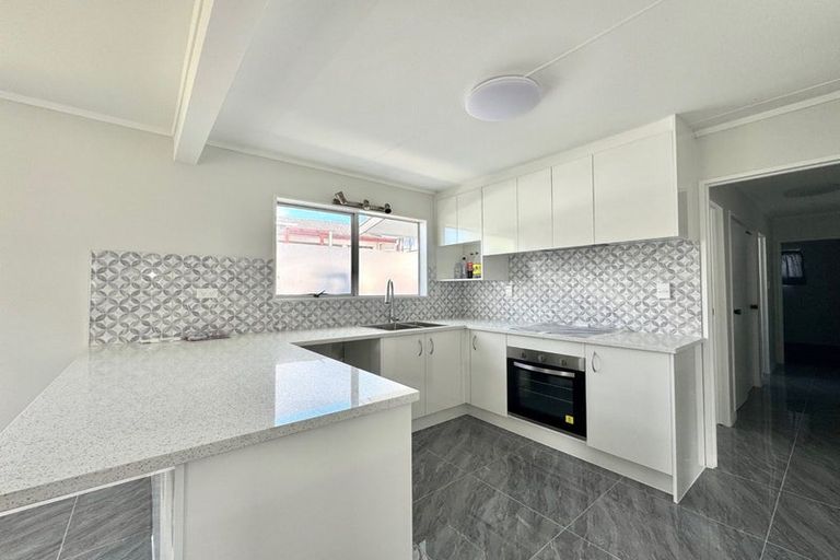 Photo of property in 23 Everglade Drive, Goodwood Heights, Auckland, 2105