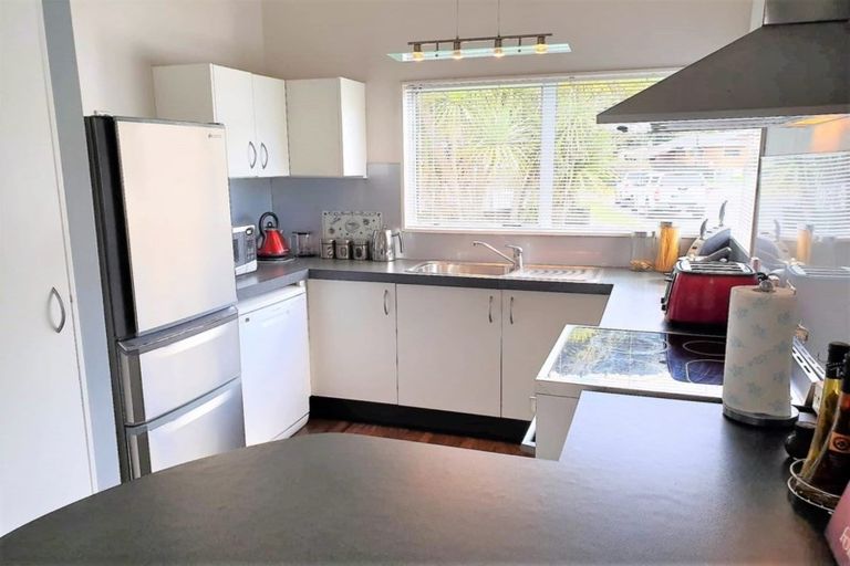 Photo of property in 11 Tulsa Grove, Totara Park, Upper Hutt, 5018