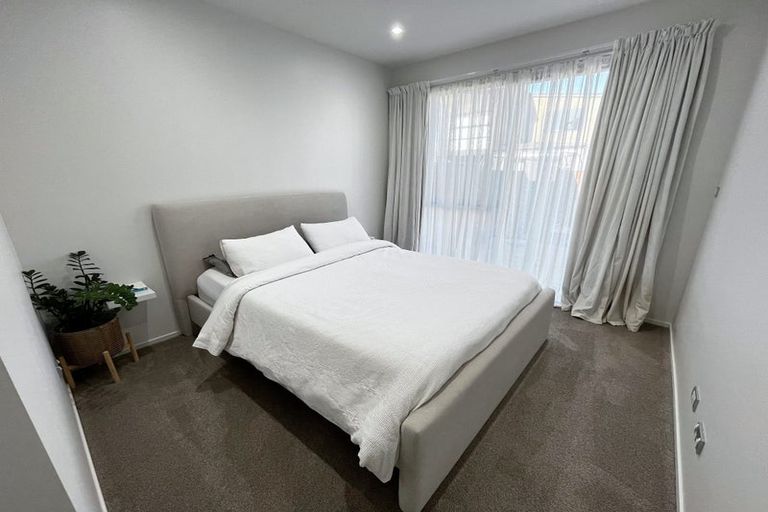 Photo of property in 23 Desalt Drive, Hobsonville, Auckland, 0616