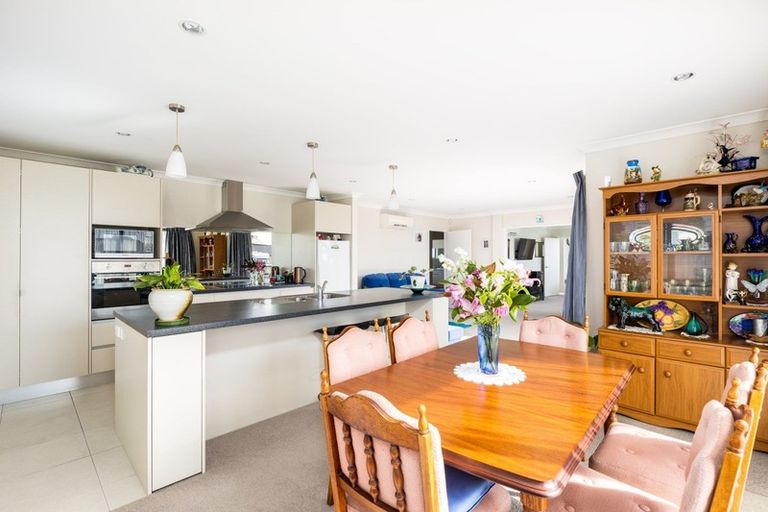 Photo of property in 1 Honeyfield Drive, Whalers Gate, New Plymouth, 4310