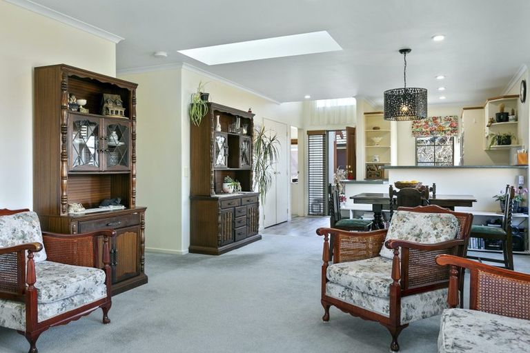 Photo of property in 33 Lakeridge Close, Rangatira Park, Taupo, 3330