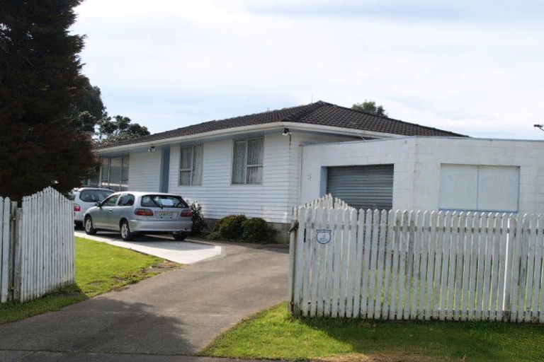 Photo of property in 18 Ben Lora Place, Mangere East, Auckland, 2024