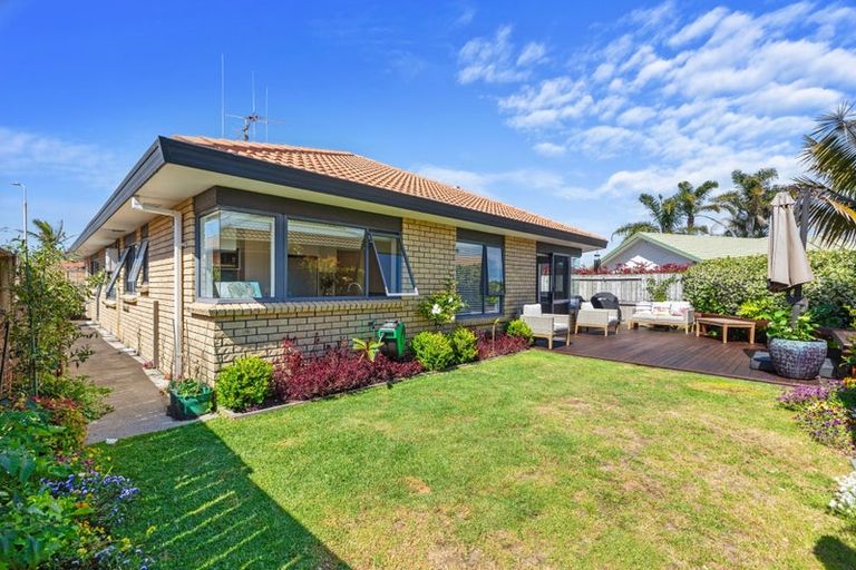 Photo of property in 16a Haven Grove, Papamoa Beach, Papamoa, 3118