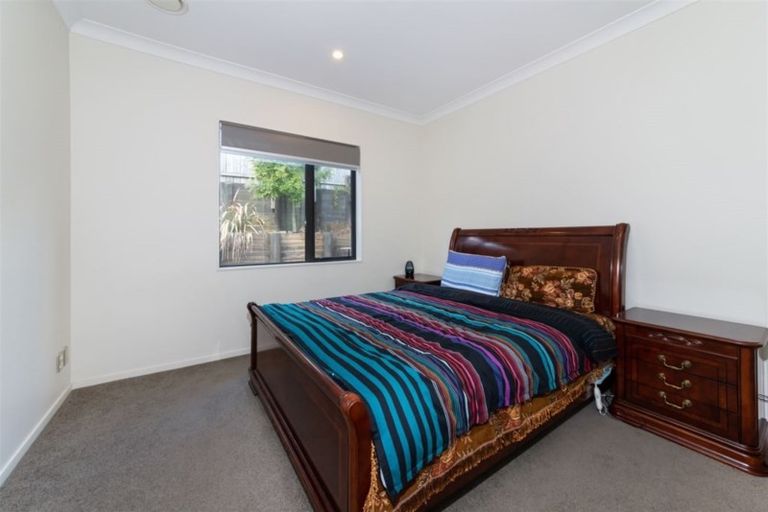 Photo of property in 23 Midhurst Avenue, Henderson, Auckland, 0612