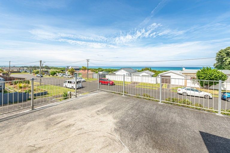 Photo of property in 86 Karaka Street, Castlecliff, Whanganui, 4501