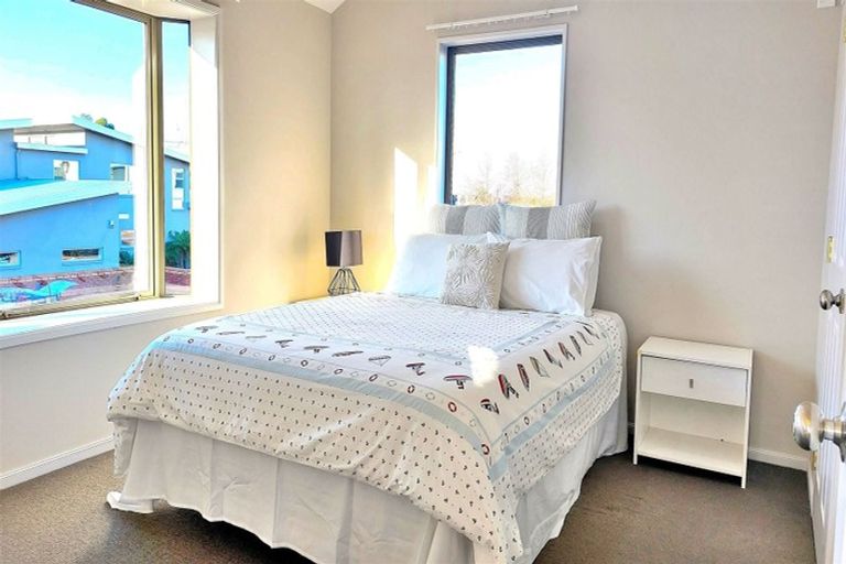 Photo of property in 27 Stableford Green, Burnside, Christchurch, 8053