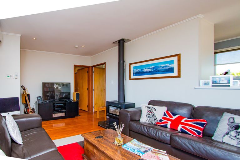 Photo of property in 39 Shetland Street, Glen Eden, Auckland, 0602