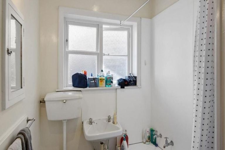 Photo of property in 17 Paeroa Street, Riccarton, Christchurch, 8041