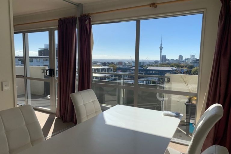Photo of property in Luna Apartments, 6g/16 Burton Street, Grafton, Auckland, 1010