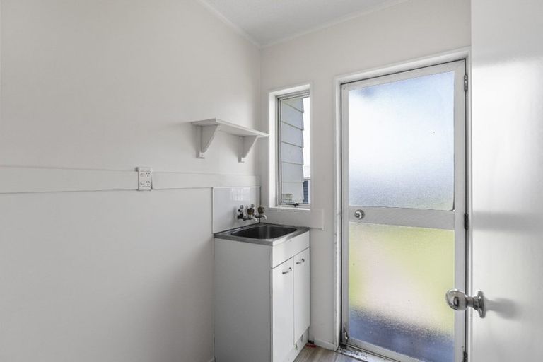 Photo of property in 496 Roscommon Road, Clendon Park, Auckland, 2103