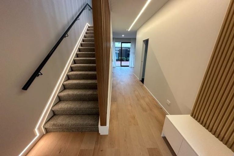 Photo of property in 8d Ringwood Street, Torbay, Auckland, 0630