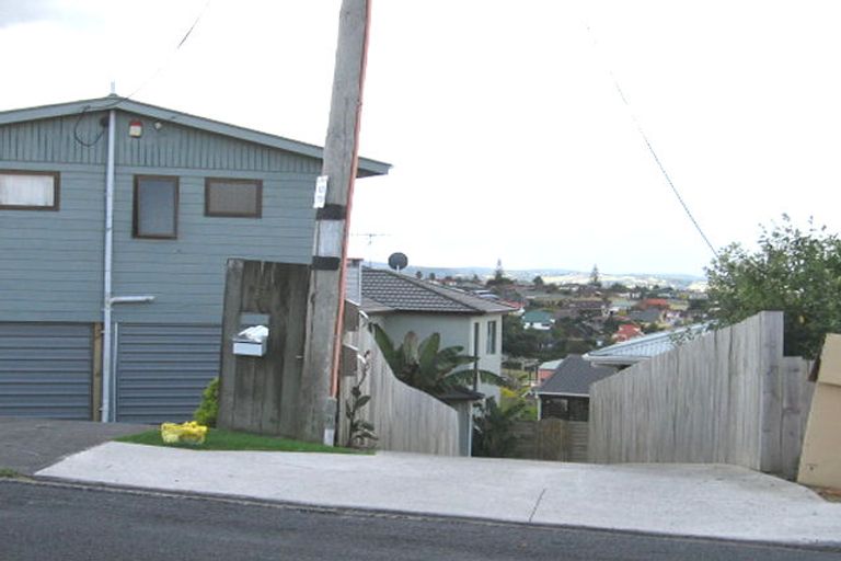Photo of property in 138 Luckens Road, West Harbour, Auckland, 0618