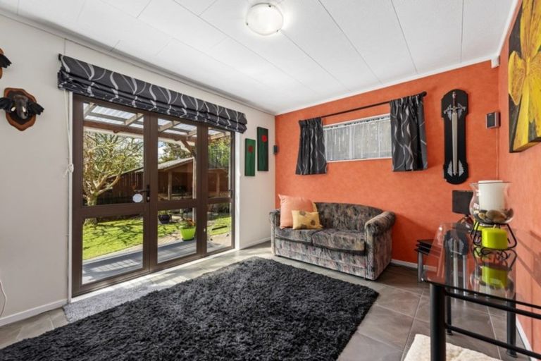 Photo of property in 13 Whitechapel Grove, Stokes Valley, Lower Hutt, 5019