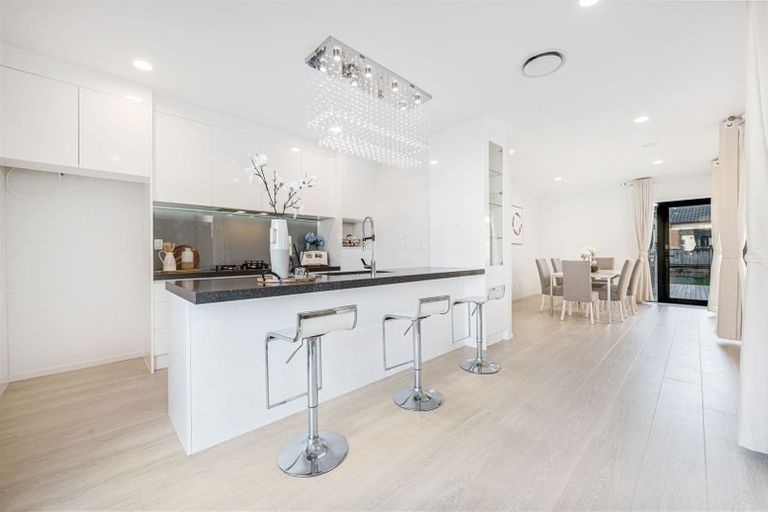 Photo of property in 62 Donegal Park Drive, Flat Bush, Auckland, 2019