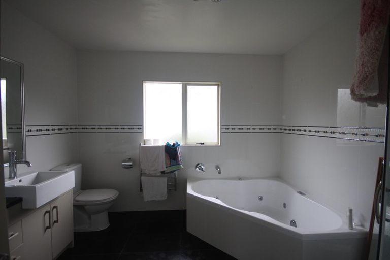 Photo of property in 7 Kunzea Place, Greenhithe, Auckland, 0632