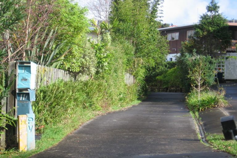 Photo of property in 2/11 Noumea Place, Mairangi Bay, Auckland, 0630