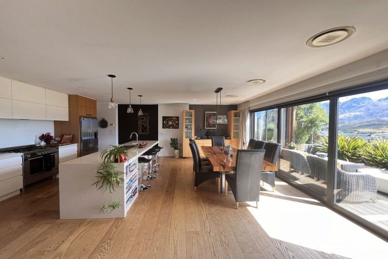 Photo of property in 32 Orford Drive, Jacks Point, Queenstown, 9371