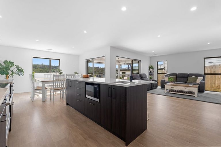 Photo of property in 7 Ringi Lane, Orewa, 0931