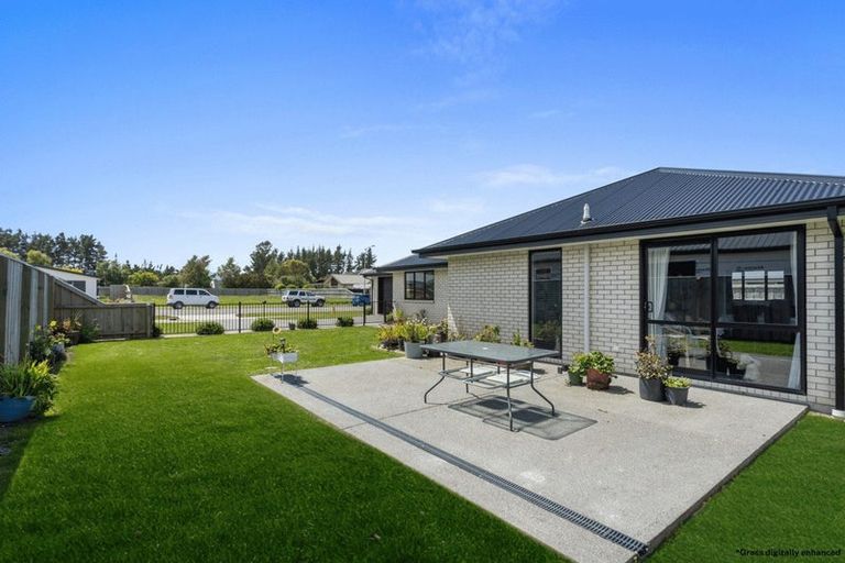 Photo of property in 32 Plover Avenue, Amberley, 7410