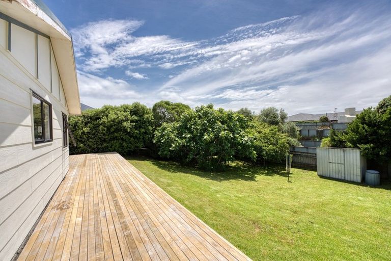 Photo of property in 13 Reeves Street, Waikanae Beach, Waikanae, 5036